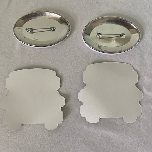 HOCUS POCUS Sanderson Sisters Stickers Pins - Picture 5 of 6